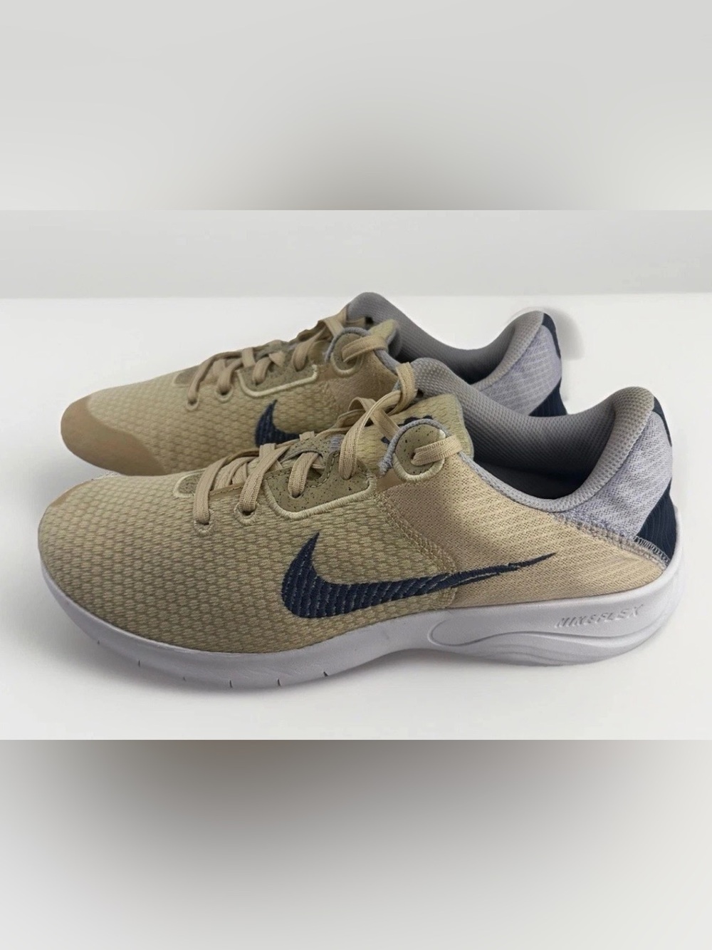 Nike Flex Experience Run Womens 8.5 Sand Drift Running Shoes D9283-102 Athletic